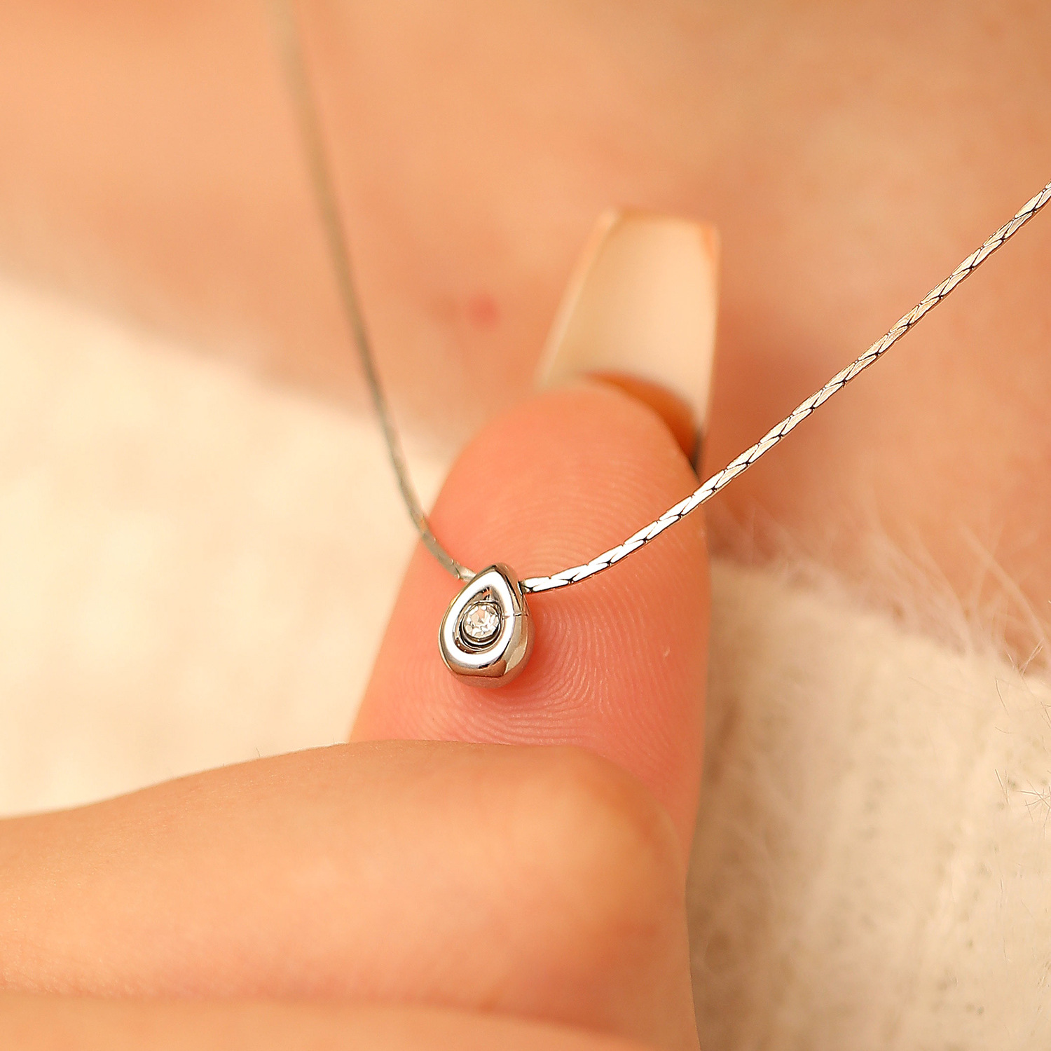 Simple Fashion Water Drop Smal - Pearl Trim Chain 评论和价格