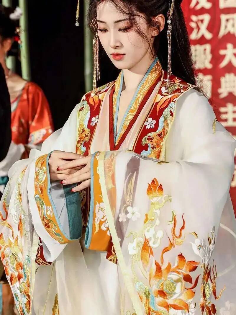 Ming Dynasty Hanfu Embroidery  - Embroidery Craft 评论和价格